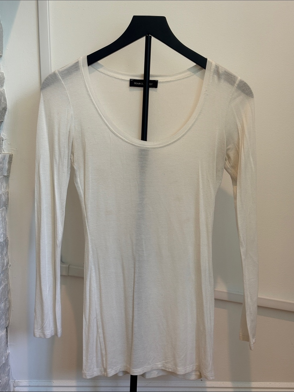 Hourglass Lilly Long Sleeve Scoop Neck Top